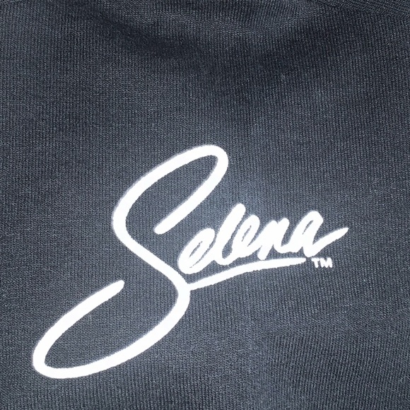 Selena Graphic Tee - Picture 4 of 5